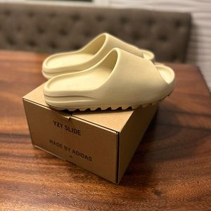Yeezy Slides Bone (2022)